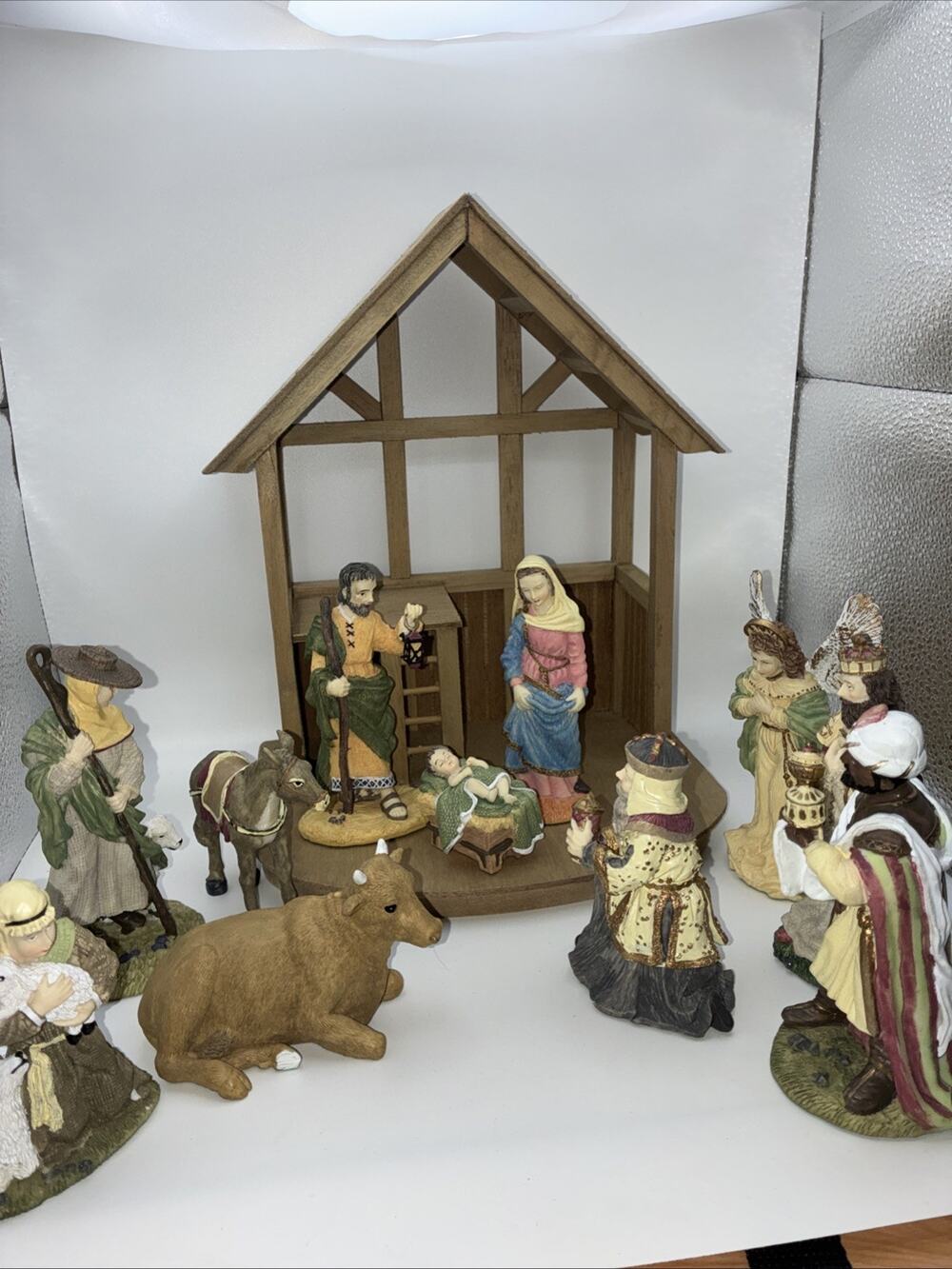 The Nativity 11 Piece Set With Creche Mary Joseph Angel Baby Jesus Wiseman NIB
